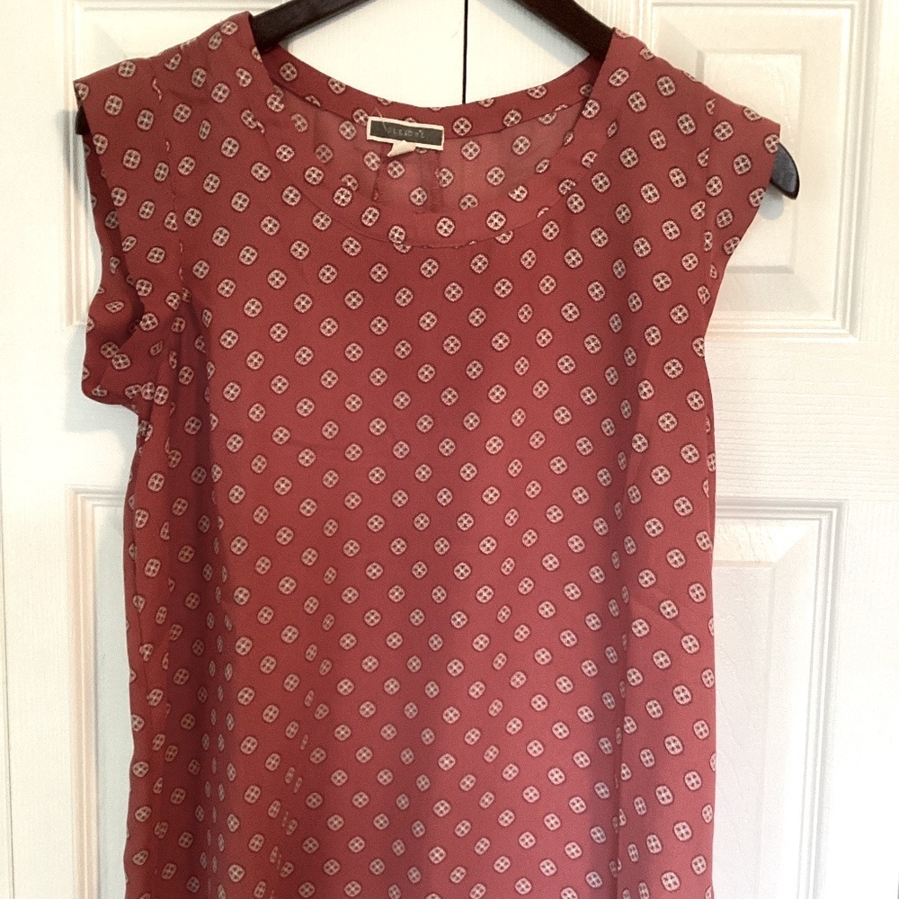 Lightweight cap sleeve top